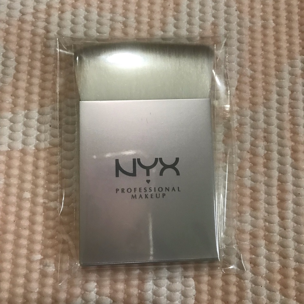 NYX Makeup Brush